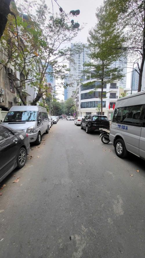 Nhà Vĩnh Hưng Gara Oto Nội Thất Xịn -  Sở Hữu Ngay hôm nay!